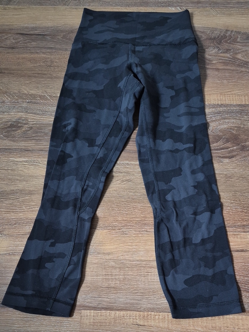 Lululemon Heritage 365 Camo Black High Waisted Cropped Active Leggings Size 2